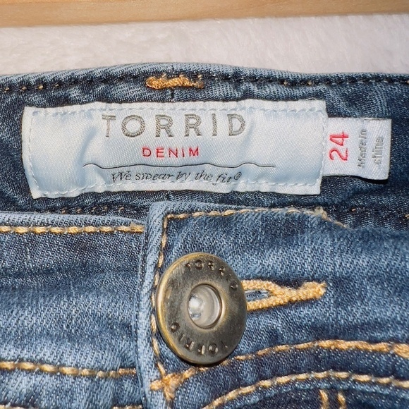 Torrid Women's Blue Boot Cut Jeans - Picture 3 of 8